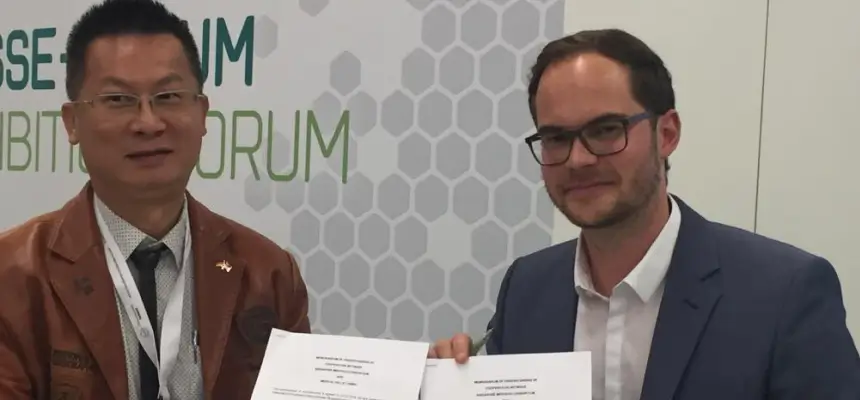 MOU-Signing-between-Singapore-Medtech-Consortium-and-Medical-Valley-GMBH